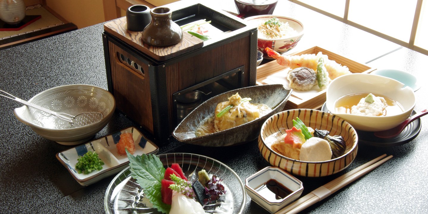 写真：湯豆腐と湯葉の会席