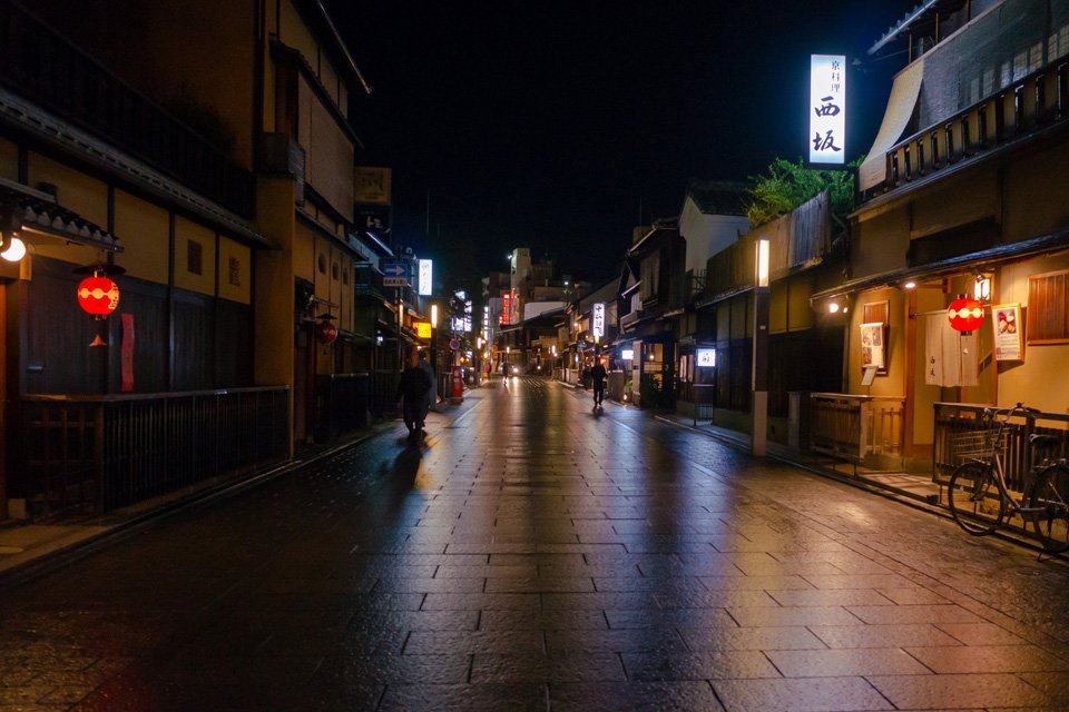 写真：うえもりは四条河原町からほど近い祇園にございます