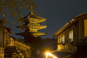 写真：八坂の塔