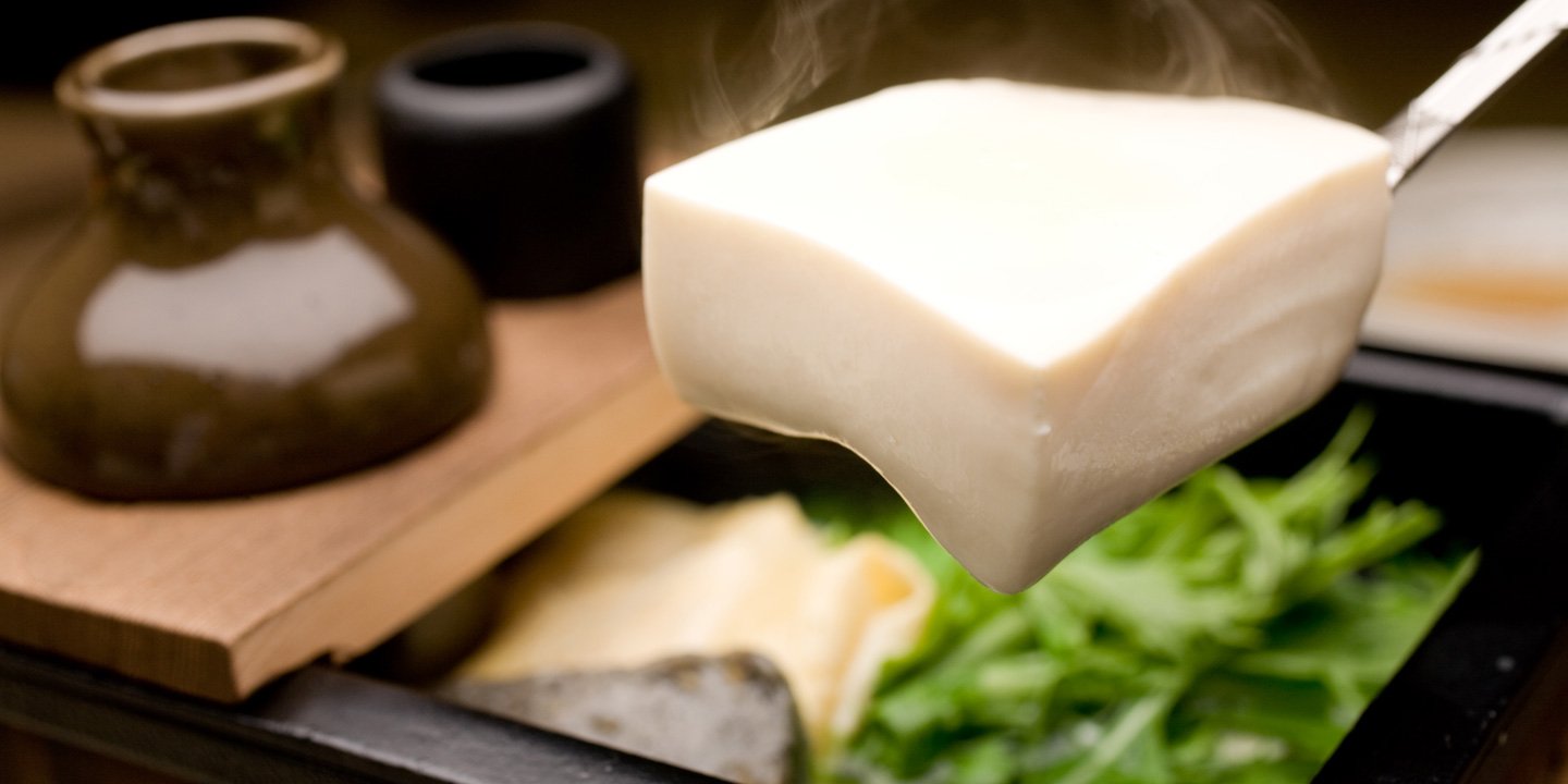 写真：嵐山・森嘉の嵯峨豆腐で作る湯豆腐